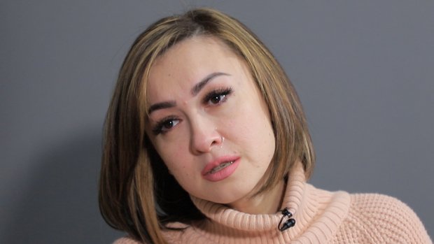 Aktrisa Gulzoda Isroilova kinodagi uzoq yillik tanaffusi va oilasidan ajrashish sababini ma’lum qildi (video)