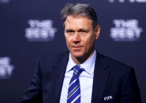 Van Basten: "Ronalduni Messidan kuchli deb hisoblaydiganlar futbolni tushunishmaydi"