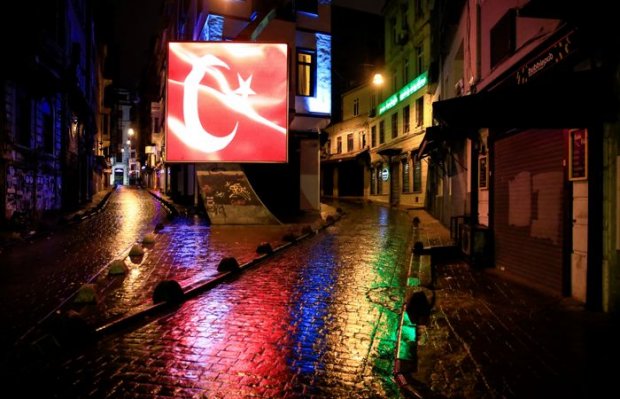 Turkiyada koronavirusga qarshi kurash bo‘yicha cheklov choralari kuchaytirildi