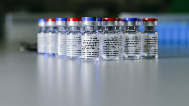 Россия вакцинасининг айрим ножўя таъсирлари очиқланди