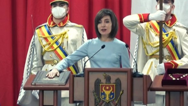 Майя Санду Молдова президенти лавозимига киришди