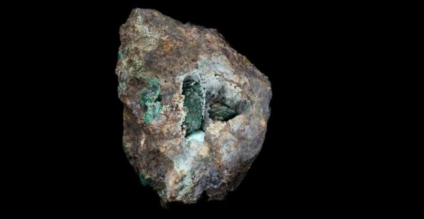 Shu vaqtgacha fanga noma’lum bo‘lgan mineral kashf etildi