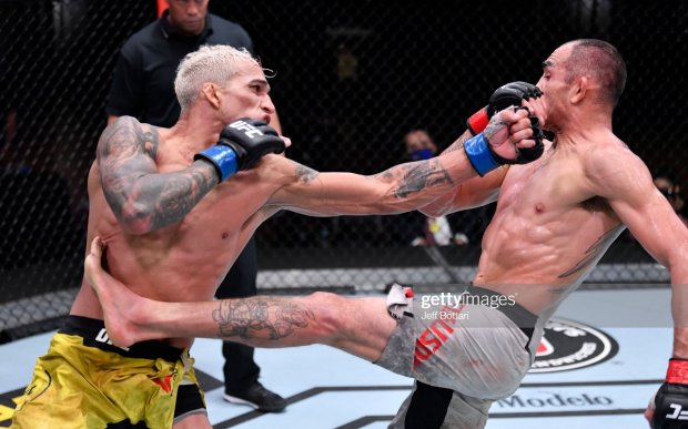 UFC 256. Toni Fergyuson yutqazib qo‘ydi, Figeredo esa chempionlik kamarini himoya qildi