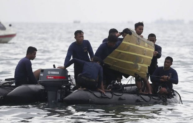 Indoneziyada halokatga uchragan Boeing kuchli turbulentlik hududiga tushgani ma’lum qilindi