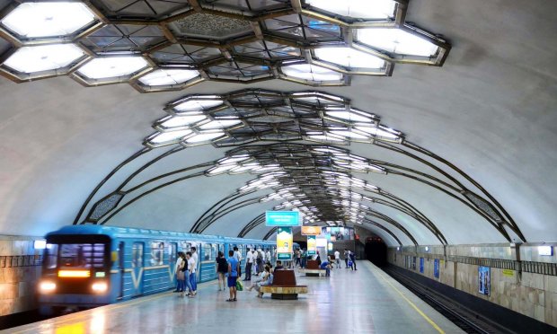 Endi Toshkent metrosida uzoqroq yurgan yo‘lovchi ko‘proq pul to‘laydi