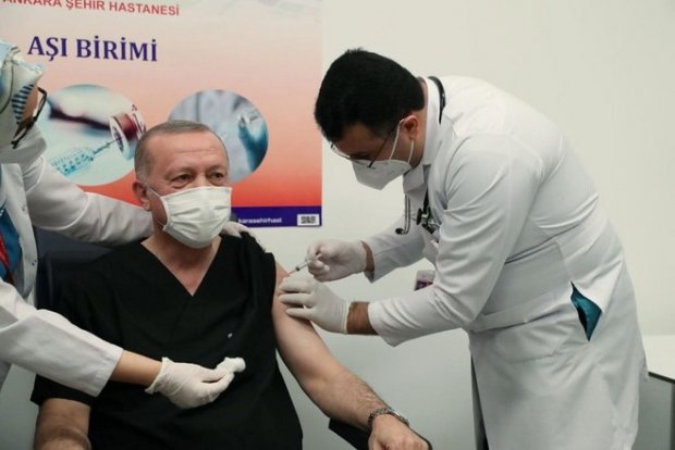 Turkiya prezidenti koronavirusga qarshi emlandi