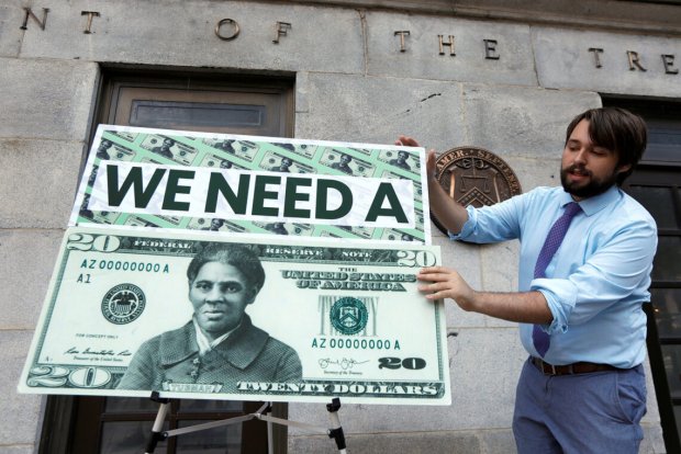 АҚШ афроамерикалик аёл акс этган 20 долларлик банкнота чиқариш бўйича ишни қайта бошлади
