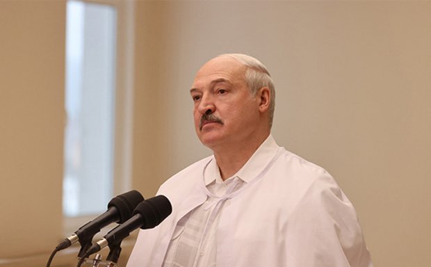 Lukashenko koronavirusni Xudo bergan jazo deb atadi
