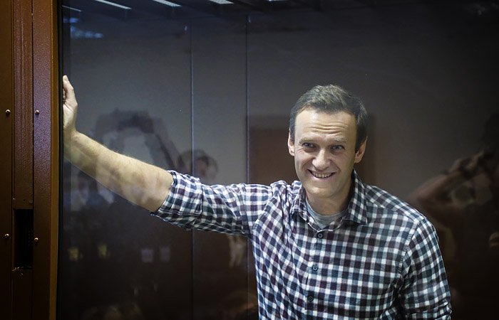 Navalniy «Iv Roshe» ishi bo‘yicha 2,5 yilni koloniyada o‘tkazadigan bo‘ldi