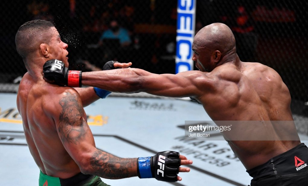 UFC 258. Kamaru Usmon braziliyalik Gilbert Byornsni 3-raundda nokautga uchratdi