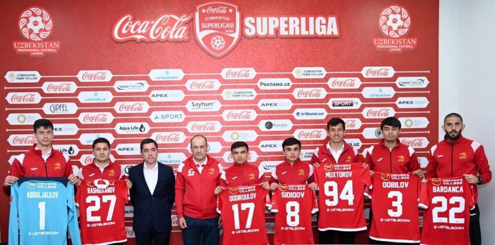 "Lokomotiv" yangi futbolchilarini ommaga tanishtirdi