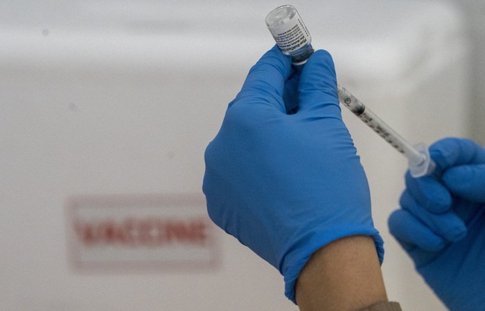 Ўзбекистон ишлатадиган коронавирусга қарши вакцина хавфсизми?