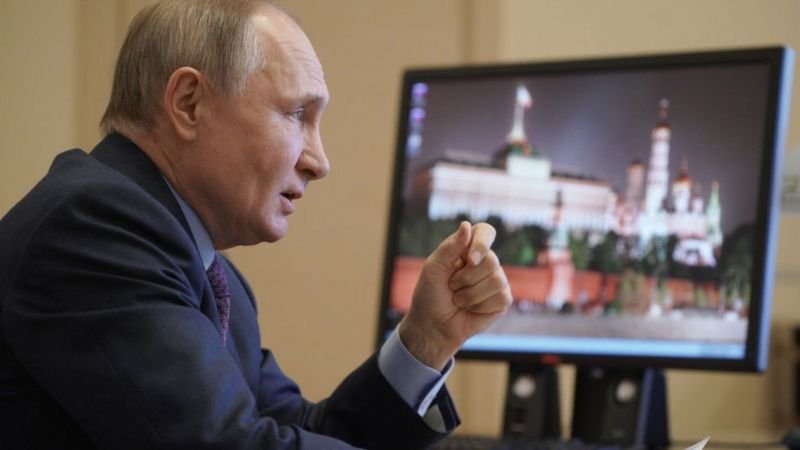 Кремль услубидаги карантин: Путинни коронавирусдан ҳимоя қилиш учун қандай чоралар кўрилди?