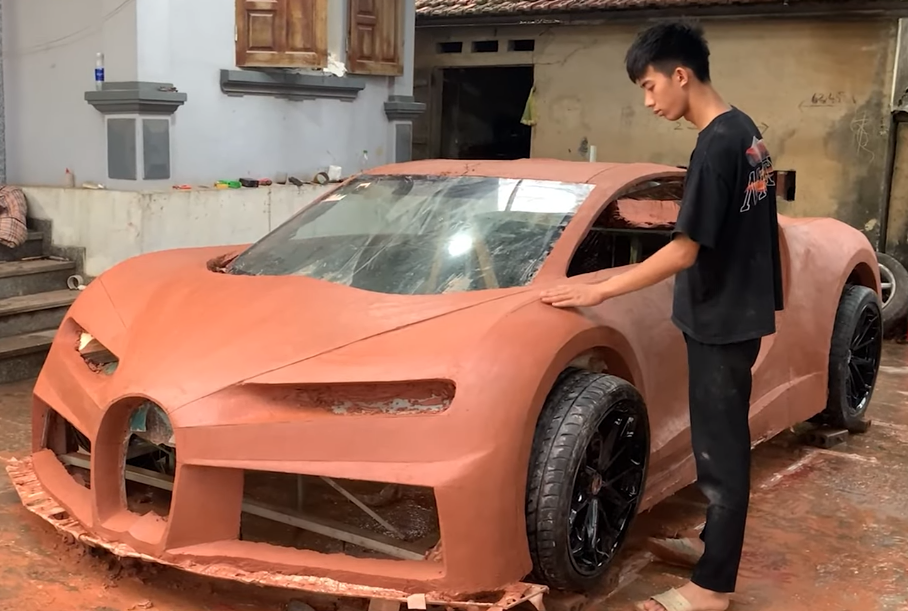 Таиландлик фермер лойдан Bugatti Chiron’нинг нусхасини яратди (видео)