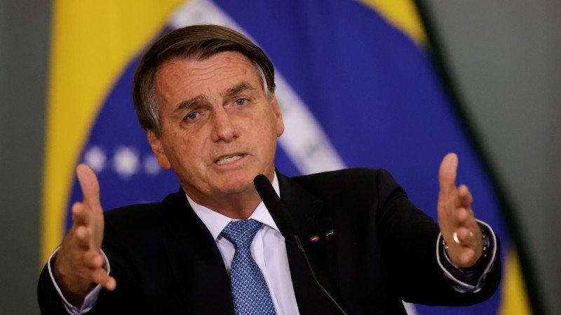 Бразилия президенти инсониятга қарши жиноятларда айбланмоқда