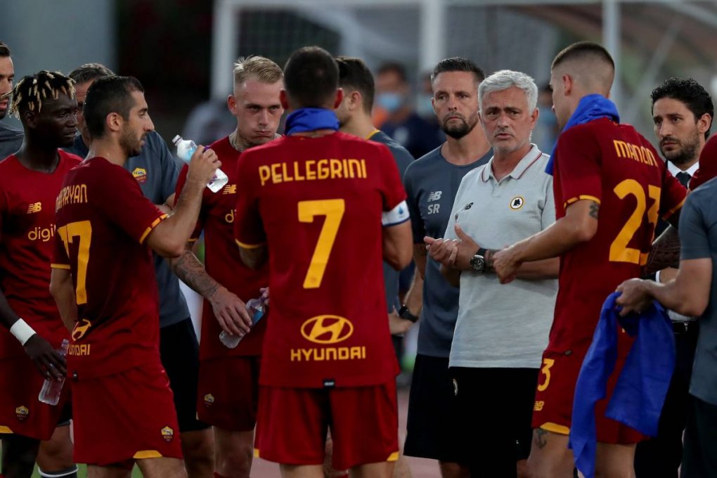 “Roma”da katta tozalash boshlandi. Mourino to‘qqiz futbolchidan voz kechdi