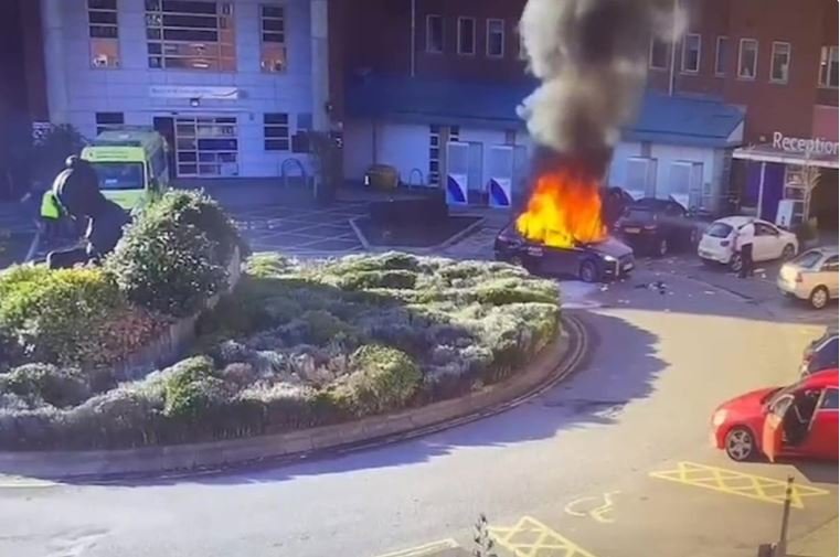 Britaniyada taksichi mashinada xudkush-terrorchini qamab qo‘yib, teraktning oldini oldi