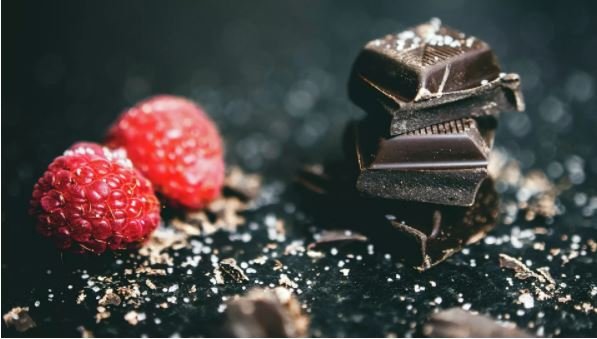 Shirintomoqlar uchun desert: sifatli shokoladni qanday tanlash mumkin?
