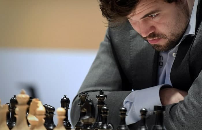 Магнус Карлсен шахмат бўйича жаҳон чемпиони унвонини ҳимоялай олди