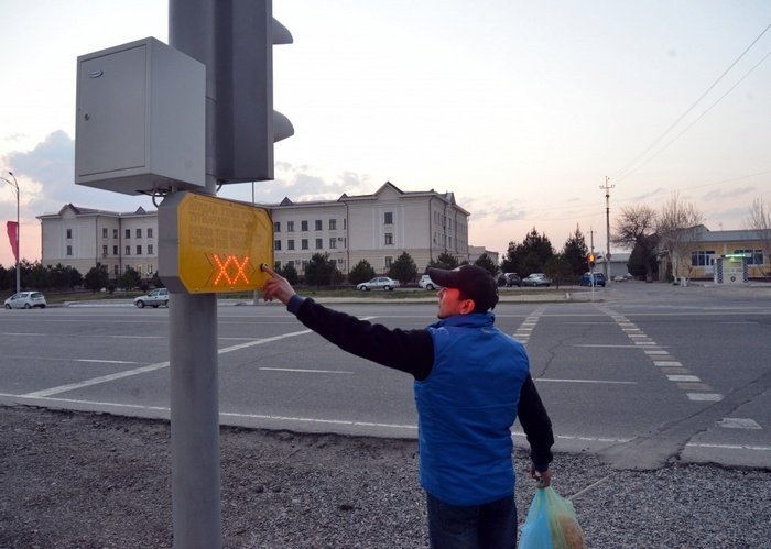 Пиёдалар йўлакчаларига пиёдалар бошқарадиган светофорлар ўрнатилади