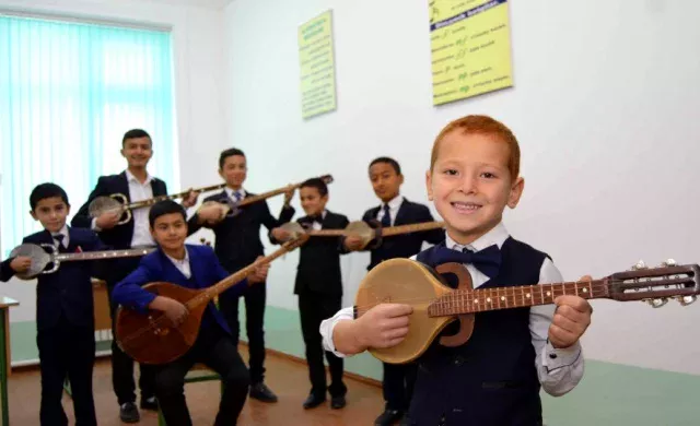 Endi maktab o‘quvchilari kamida bitta milliy cholg‘u asbobini chalishni bilishi shart