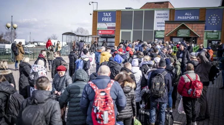 Rossiya bilan urush boshlanganidan beri Ukrainani qariyb 370 ming kishi tark etdi