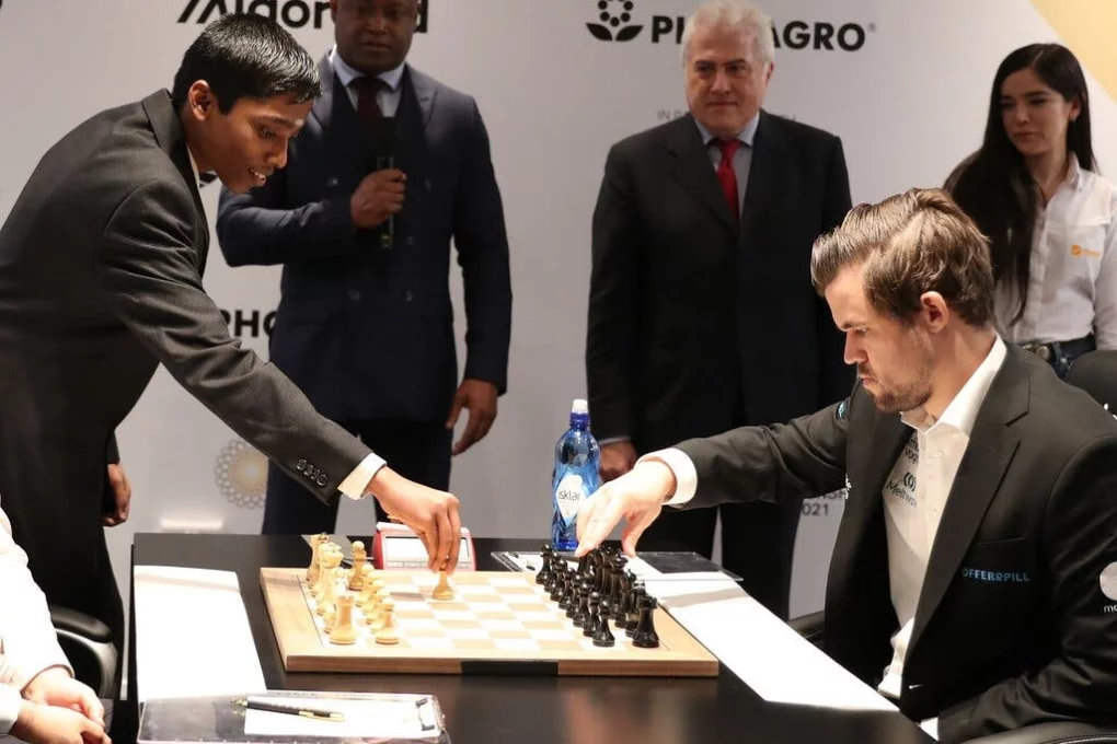 16 ёшли ҳиндистонлик гроссмейстер жаҳон чемпиони Магнус Карлсенни мағлуб этди