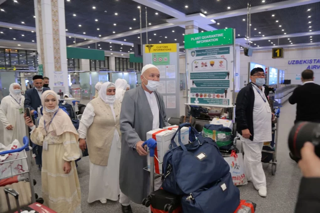 Umra safari ziyoratchilarining birinchi guruhi O‘zbekistonga qaytdi