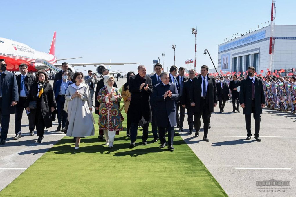 Shavkat Mirziyoyev va Rajab Toyyib Erdo‘g‘on Xorazmga yetib keldi