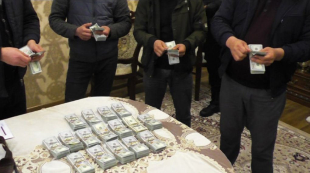 Samarqandda 1 gektar yerni 430 ming dollarga sotishga uringan shaxslar qo‘lga olindi