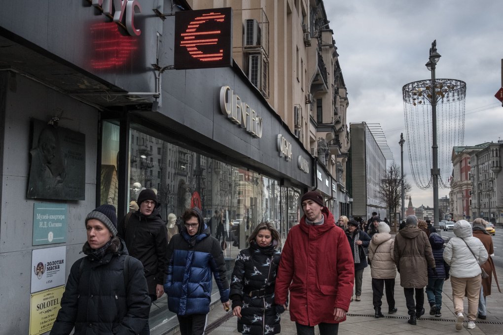 Rossiyada boshqa davlatlarga pul o‘tkazmalari bo‘yicha cheklovlar yengillashdi