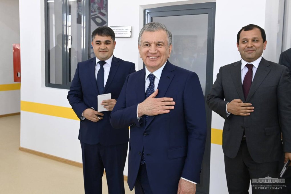 Shavkat Mirziyoyev Kosondagi «Bunyodkor» paxta-to‘qimachilik klasteriga tashrif buyurdi