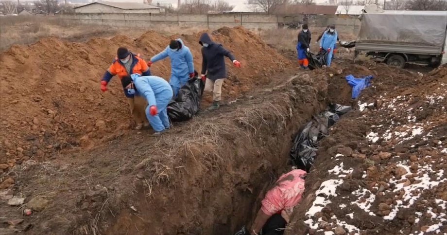 Mariupol yaqinida 200 metr uzunlikdagi ommaviy qabr topildi