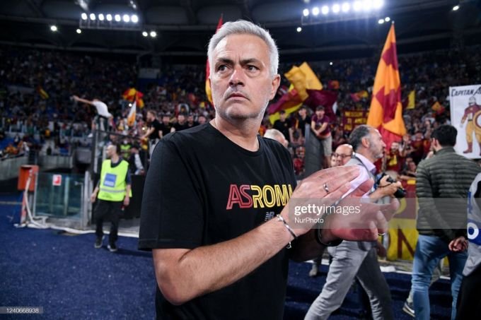 Mourinyu: "Biz "Roma"ning ashaddiy muxlislariga rahmat aytishimiz kerak"