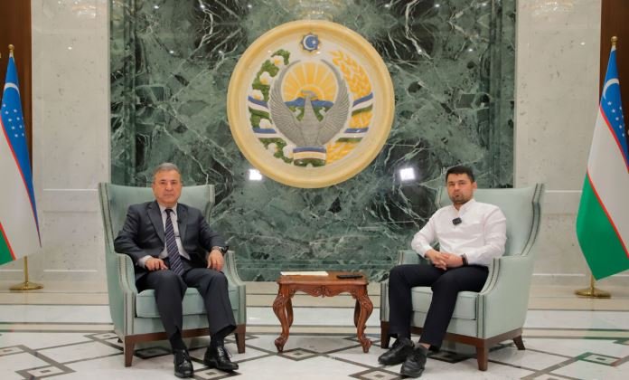 “Shavkat Mirziyoyev hokimiyatga tish-tirnog‘i bilan yopishib olgan siyosatchi emas” — Sodiq Safoyev