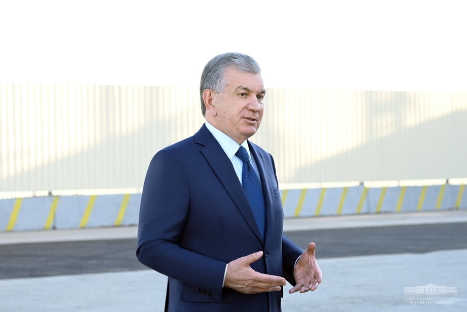 «Qo‘rqib ketdim» – Shavkat Mirziyoyev mashinada Toshkentni aylanganini aytdi