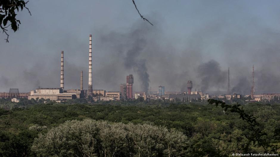 Lugansk rasmiylari «Azot» zavodidan yuzlab tinch aholini evakuatsiya qilish iloji yo‘qligini bildirdi