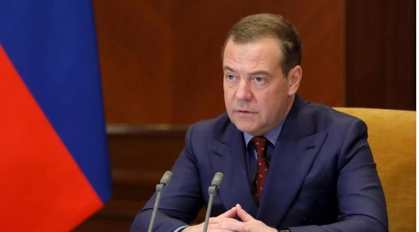 Medvedev: Rossiya bilan yana hisoblashishni boshlashdi