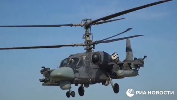 Ukraina Qurolli kuchlari punktlarining Ka-52 vertolyotlari bilan yakson qilinishi (video)