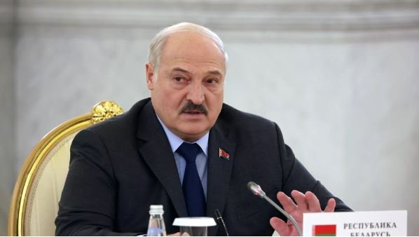 Lukashenko: G‘arb siyosati dunyoni katta urush yoqasiga yaqinlashtirmoqda