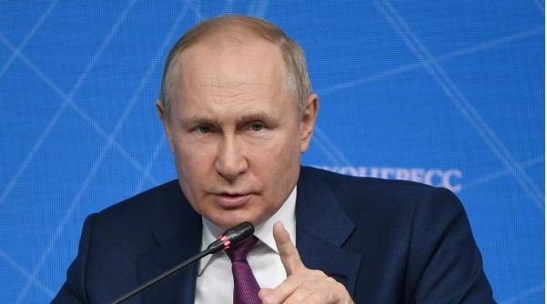 Putin jahon tarixida yangi davr kelayotganini ma’lum qildi