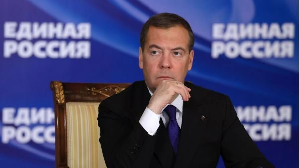 Medvedev G‘arb Ukrainaning qulashini qanday bashorat qilishini ko‘rsatdi