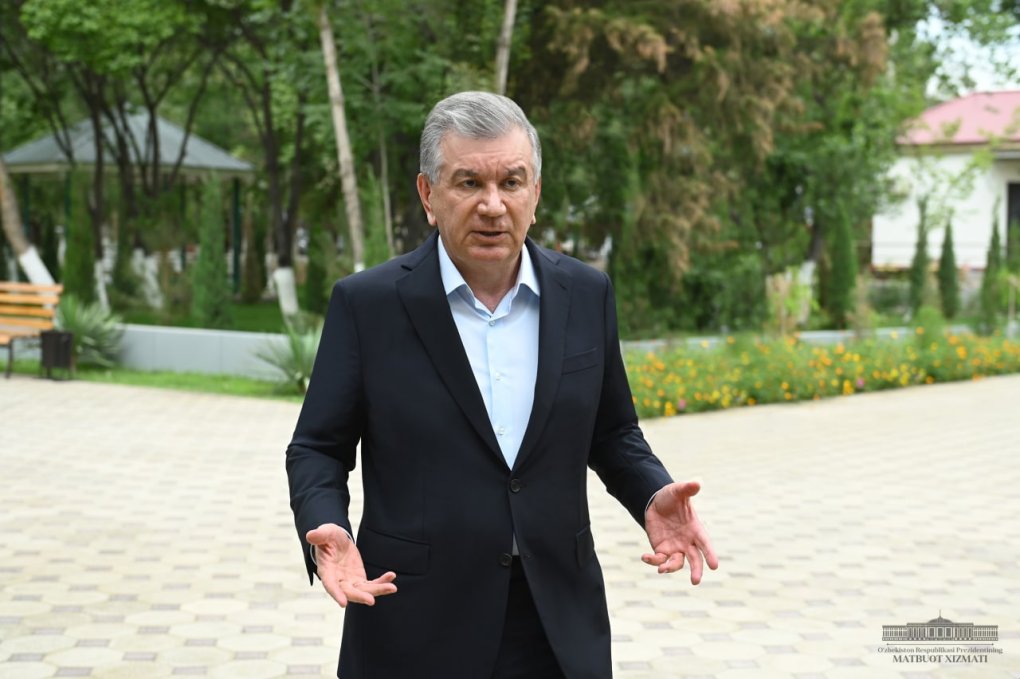 Shavkat Mirziyoyev Nukusdagi «Jeketerak» mahallasida aholi bilan muloqot qildi