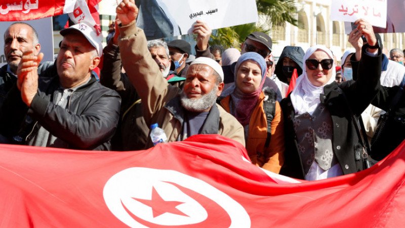 Tunisda yangi konstitutsiyaga qarshi norozilik namoyishlari bo‘lib o‘tmoqda (video)