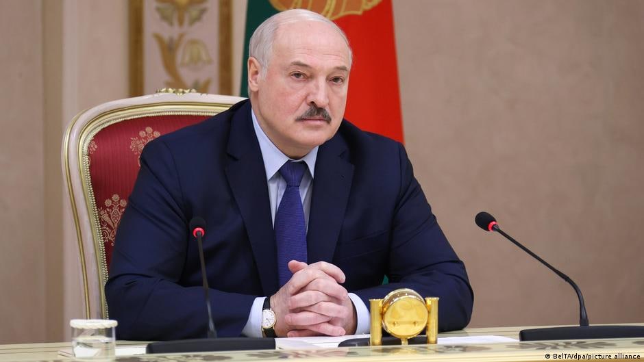 Lukashenko Belarusni tark etganlarni sirtdan sud qilishga ruxsat berdi