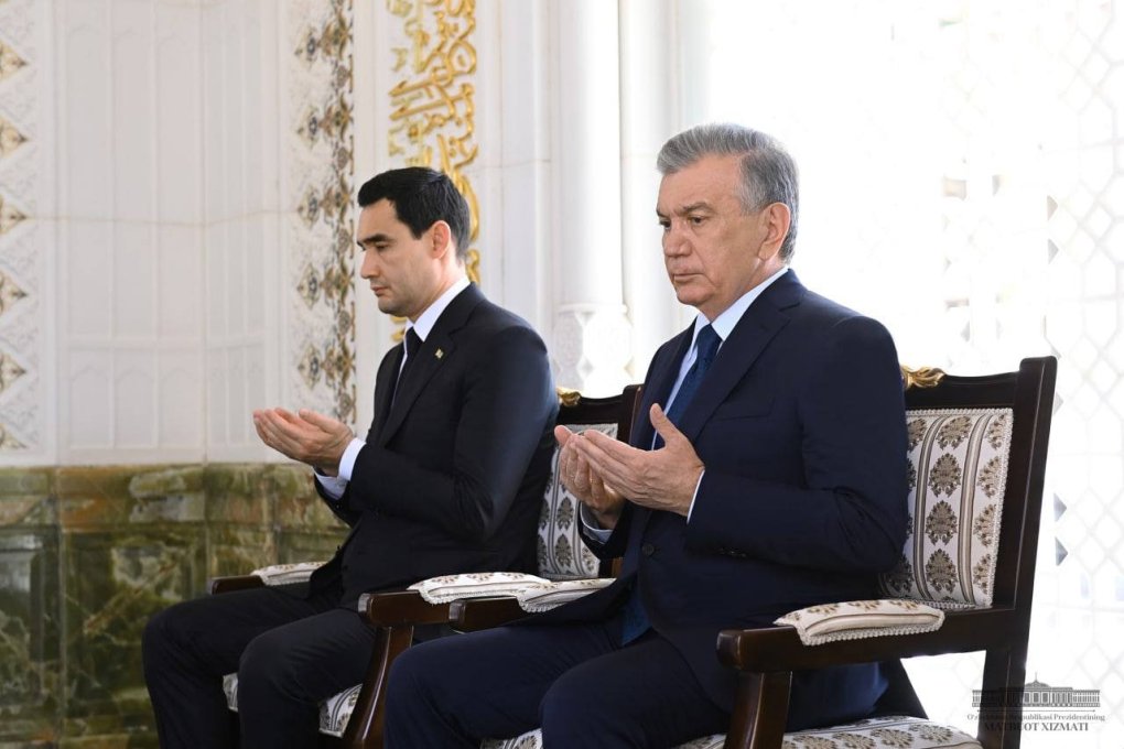 Shavkat Mirziyoyev va Serdar Berdimuhamedov Samarqandda Islom Karimov maqbarasini ziyorat qildi