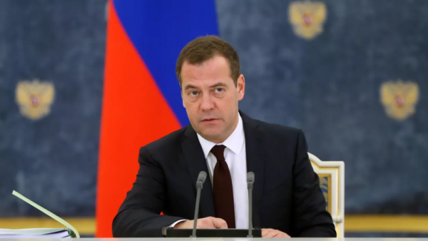 Medvedev eng yangi va yadroviy qurollardan foydalanishga ruxsat berdi