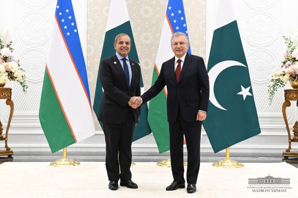 Shavkat Mirziyoyev Pokiston bosh vaziri Shahboz Sharif bilan uchrashdi