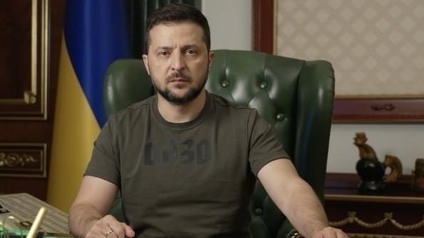 Zelenskiy rossiyaliklar uchun ikki yo‘l borligini aytdi