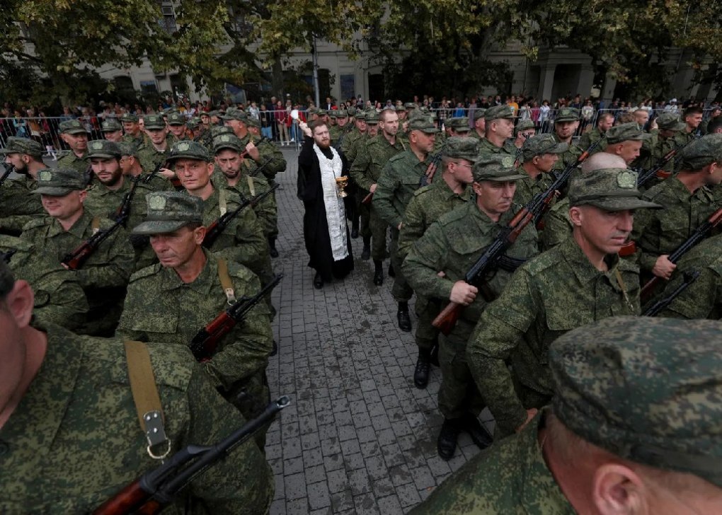 Urushning 216-kuni: Nonni ko‘ziga surtayotgan xarkivlik va Rossiya chegaralaridagi navbatlar (foto)